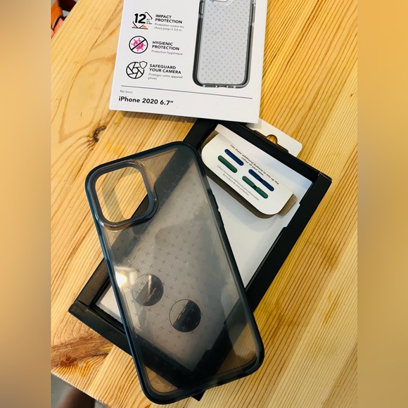 Brand new iPhone case - Picture 2 of 5